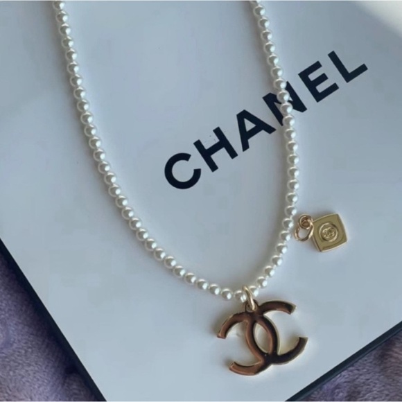 Chanel Gold Bag Charm - Picture 2 of 3